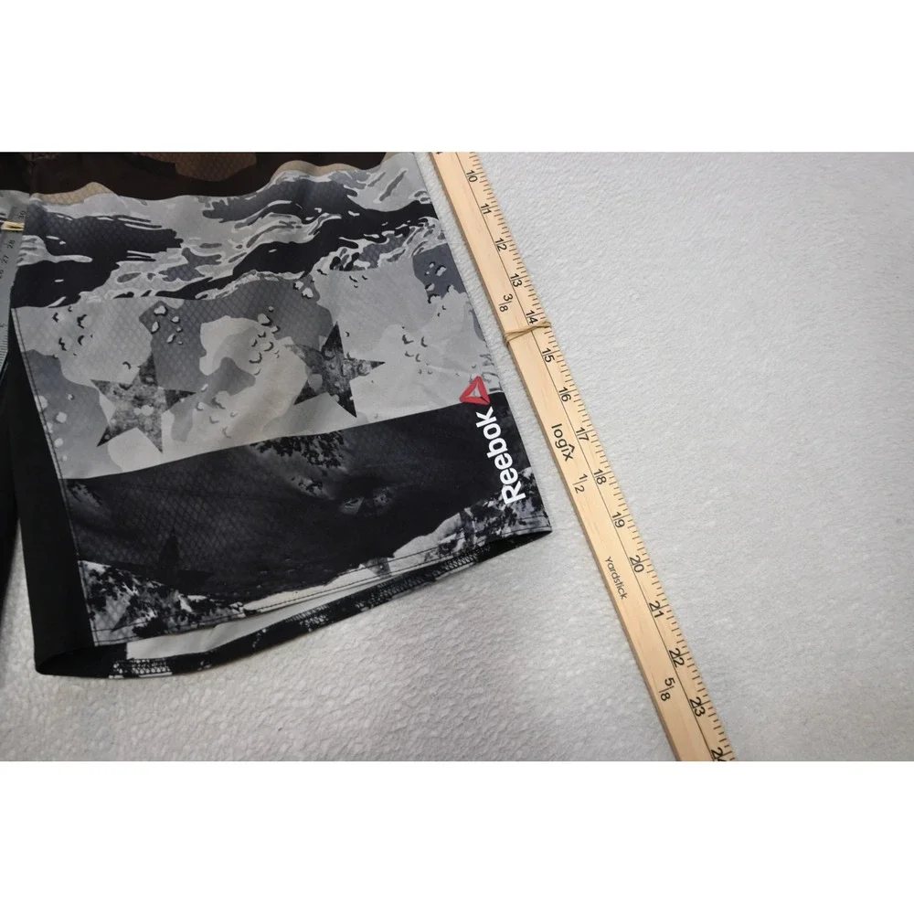 Reebok Crossfit Board Shorts Mens Small‎ Camo Star Print Athletic Excellent
